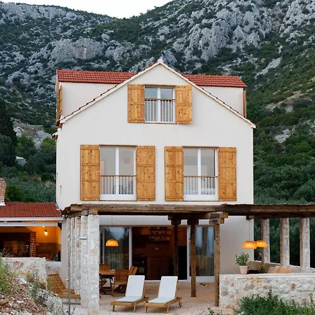 Vito * Hvar Town